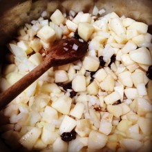 Pear and ginger chutney 